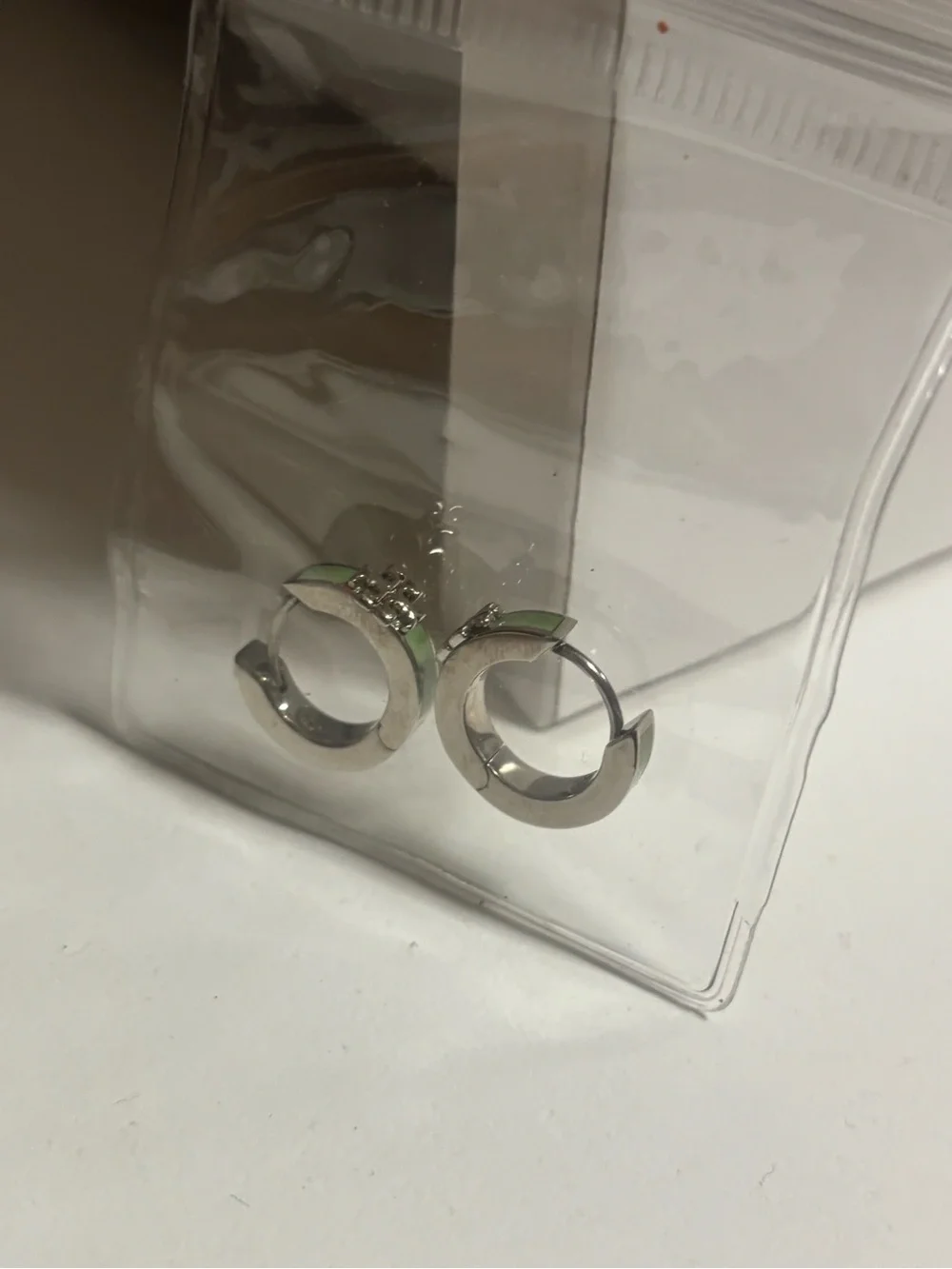 Tory Burch Kira Enamel Huggie Hoop Earrings - Silver & Green